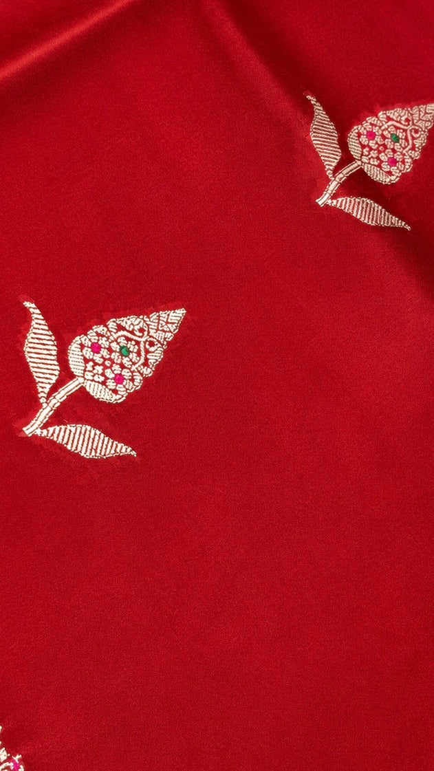 WARM SILK SAREE ( RED / PISTA GREEN )