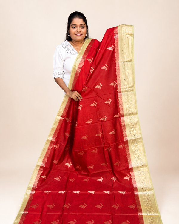 WARM SILK SAREE ( RED / PISTA GREEN )