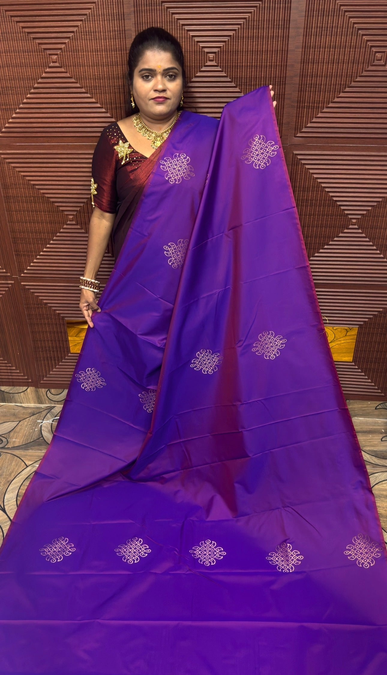 KANCHI SILK SAREES ( Kolam)