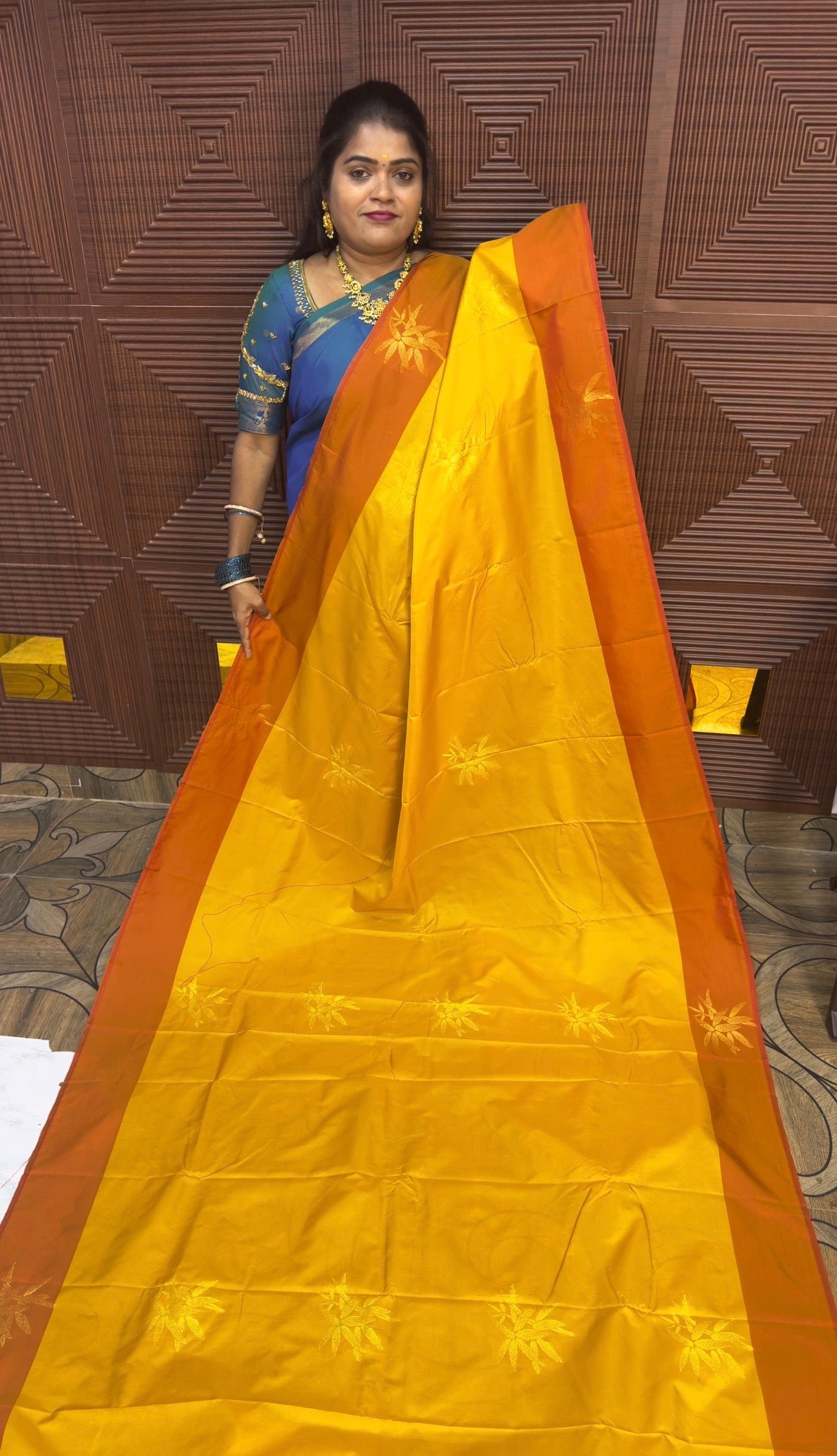 Kanchi Soft Silk Saree (yel)