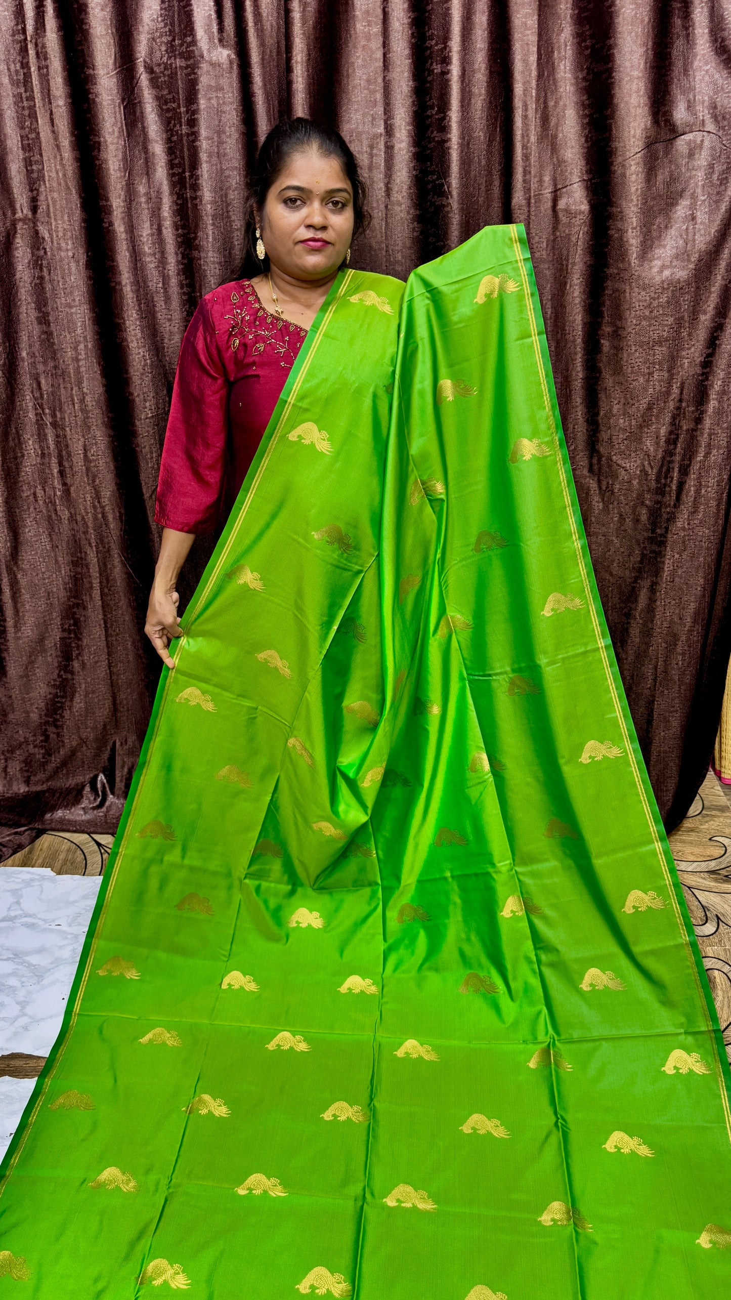 KANCHI SILK SAREE (parrot green )
