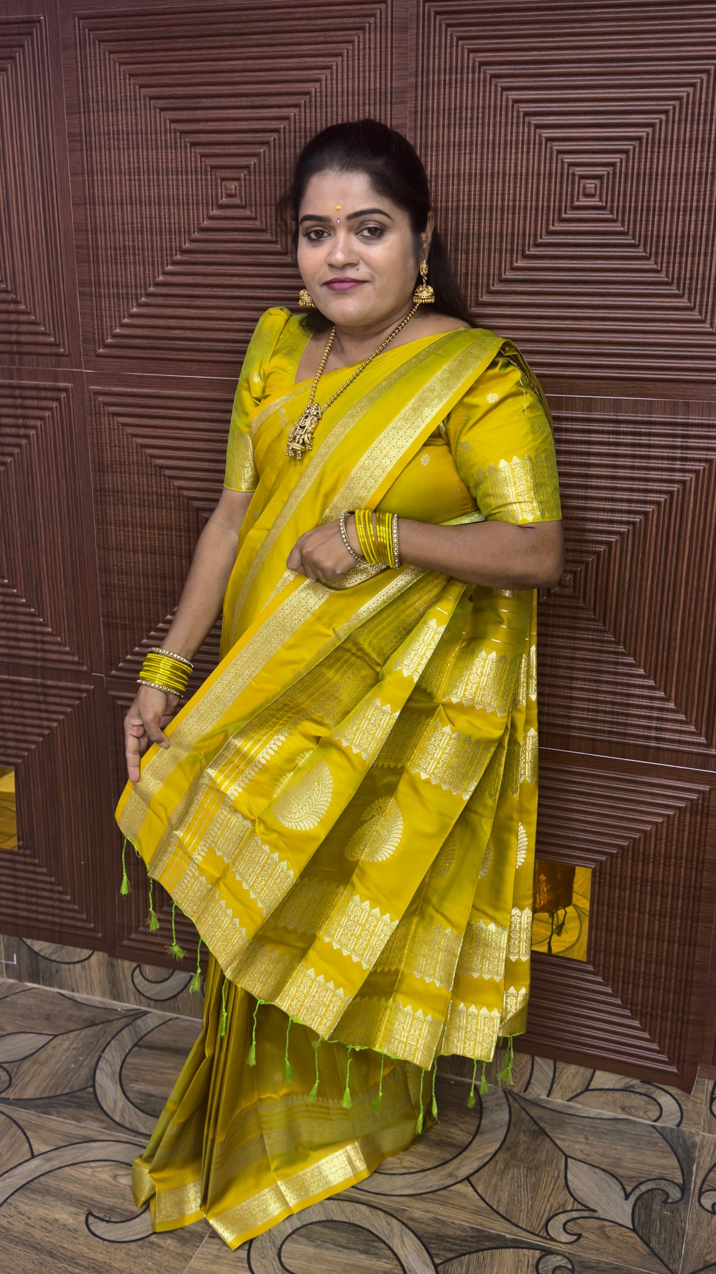 KANCHI SILK SAREE (Ye)