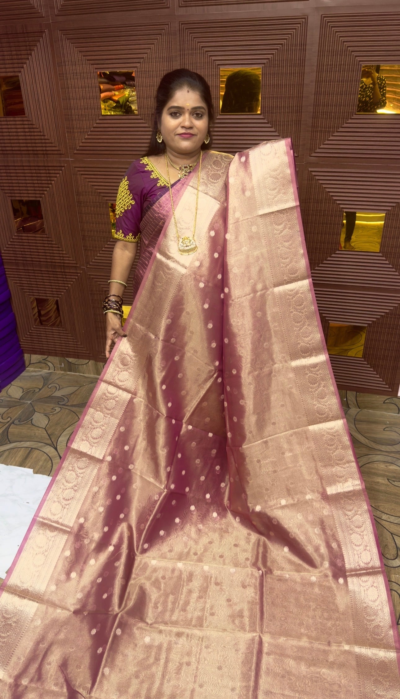 BANARASI TISSUE (pik)
