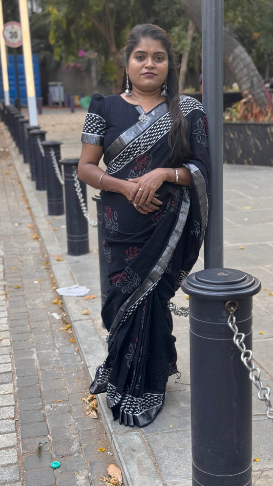 Mul Mul cotton Saree (PRE BOOKING 15 DAYS DISPATCH)