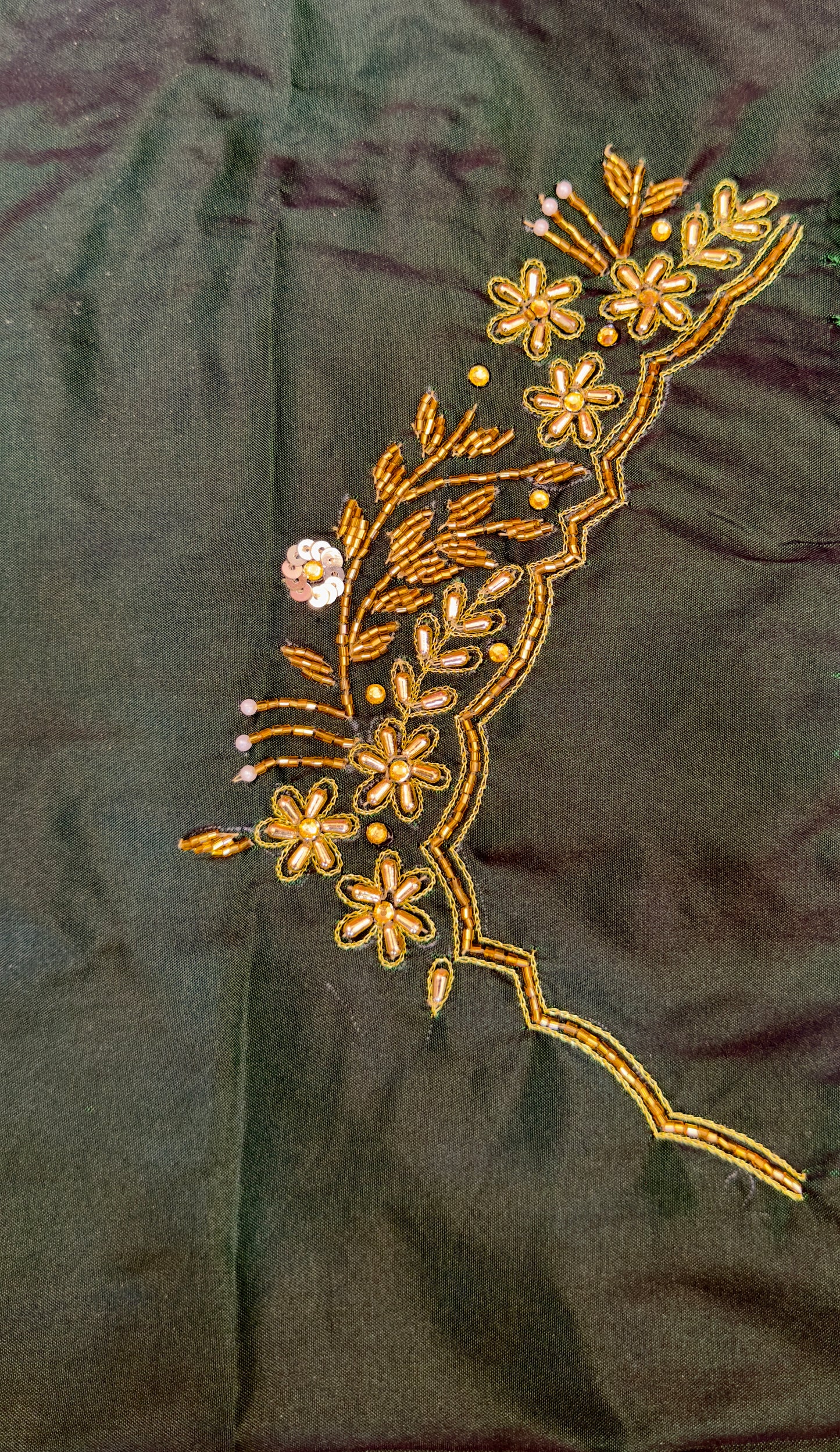 ✨ Elegant Aari Work Blouse Material ✨