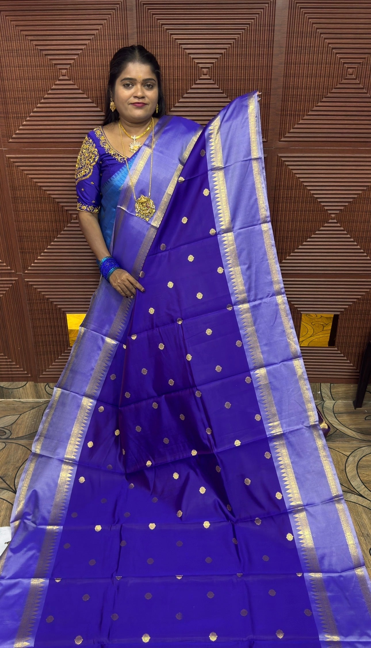 BANARASI SOFT SILK SAREE (Vaira Oosi)