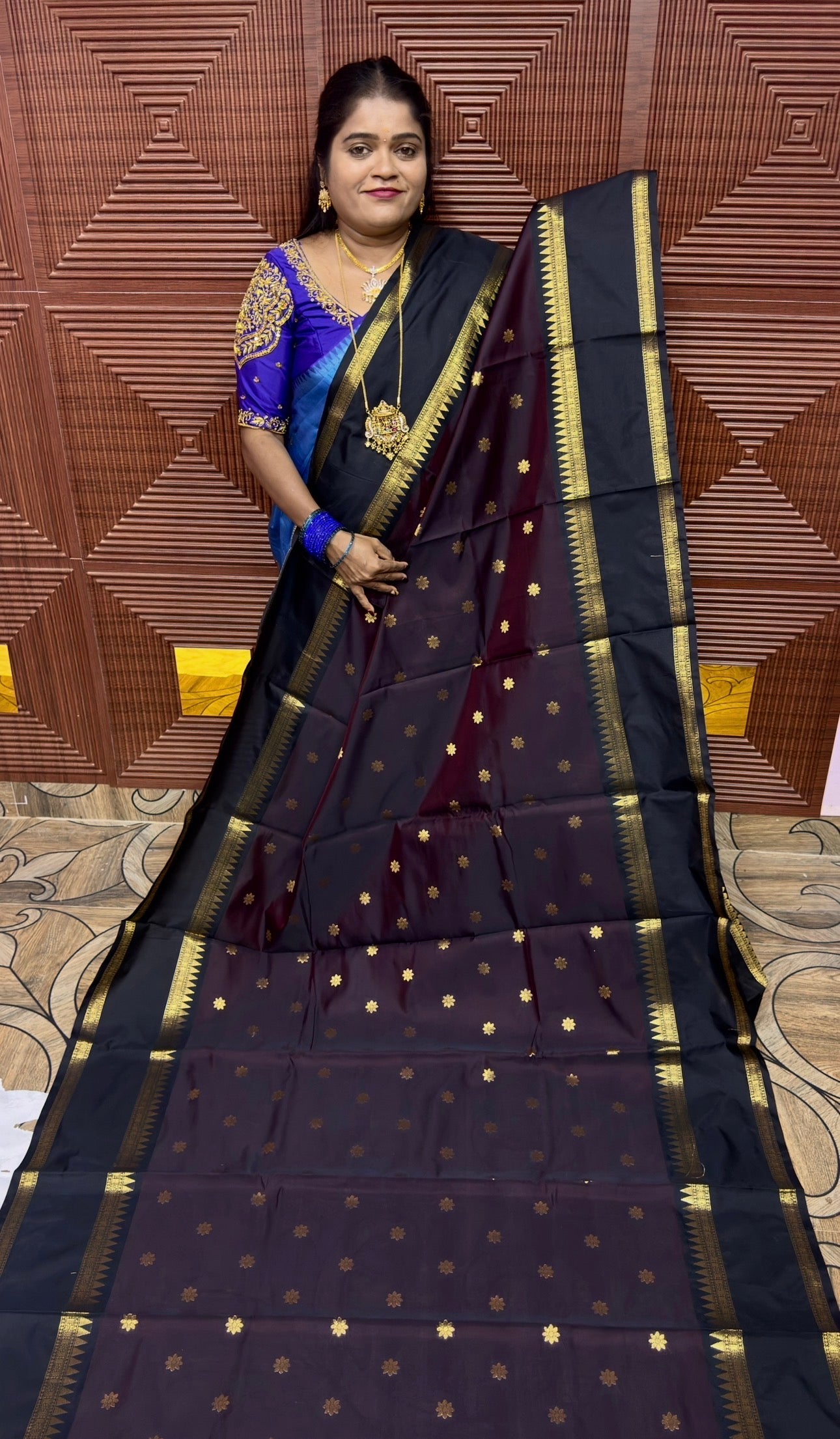 BANARASI SOFT SILK SAREE (Vaira Oosi)